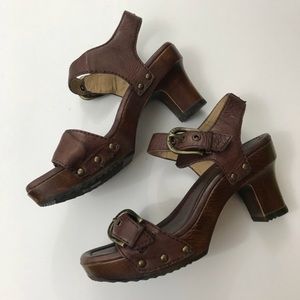 Frye Savannah buckle wedge sandals 8.5 leather